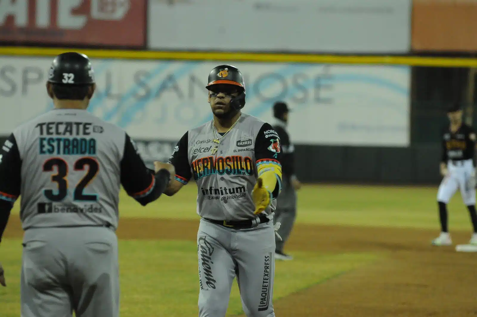 El bigleaguer mexicano de los Naranjeros, Isaac Paredes