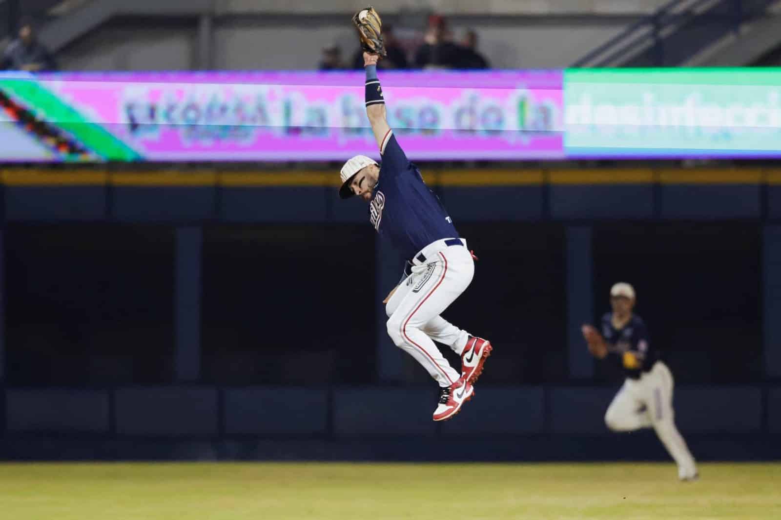 Javier Salazar le roba el imparable a Heberto Félix y evita ataque de Algodoneros