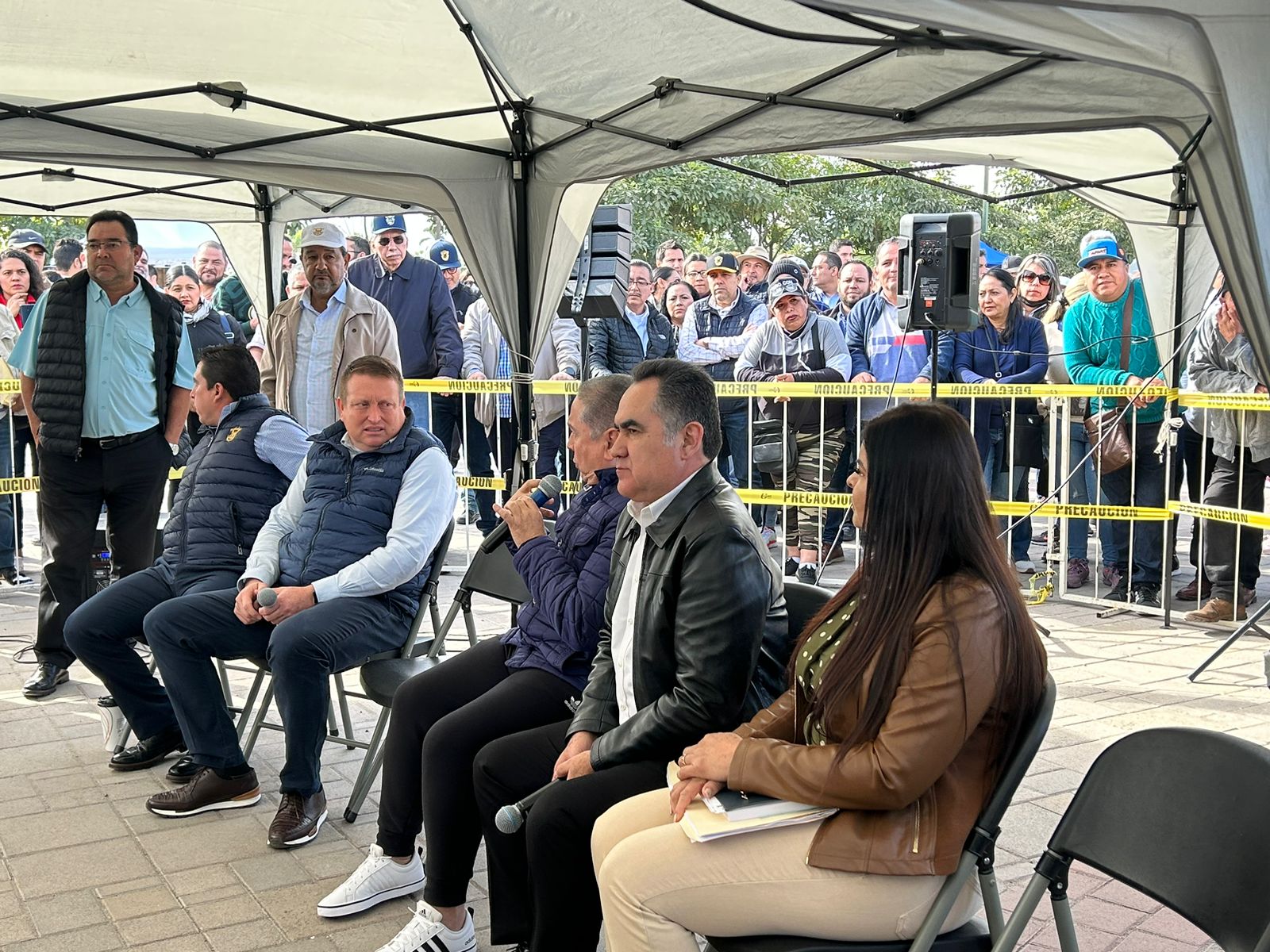 Jesús Madueña Molina junto a más personalidades de la UAS en la Sede Regional de Justicia Penal Acusatoria y Oral Centro