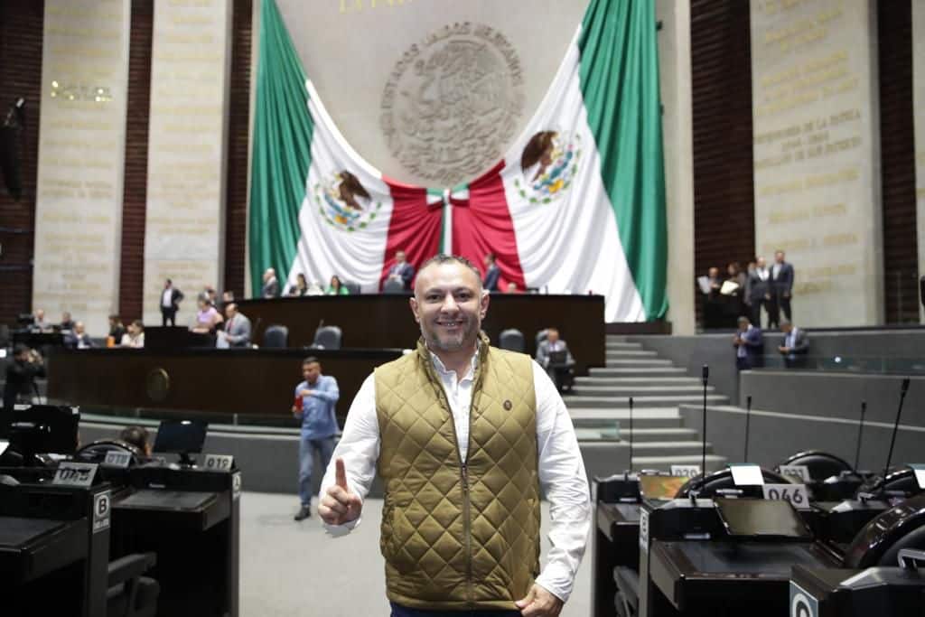 diputado por el Partido del Trabajo (PT), Leobardo Alcántara Martínez