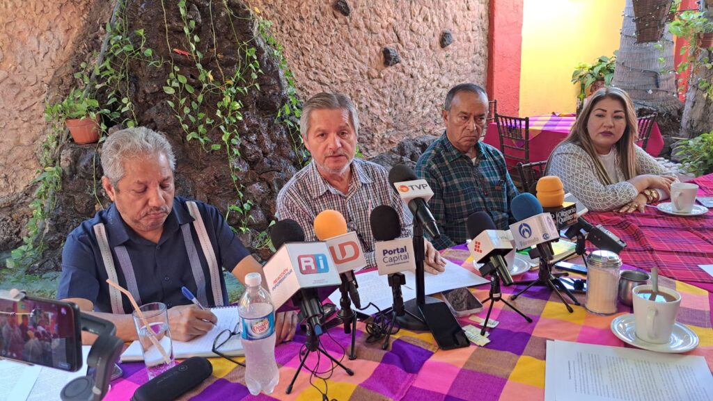 Conferencia de prensa con los medios de comunicación por parte de maiceros de Sinaloa en Culiacán
