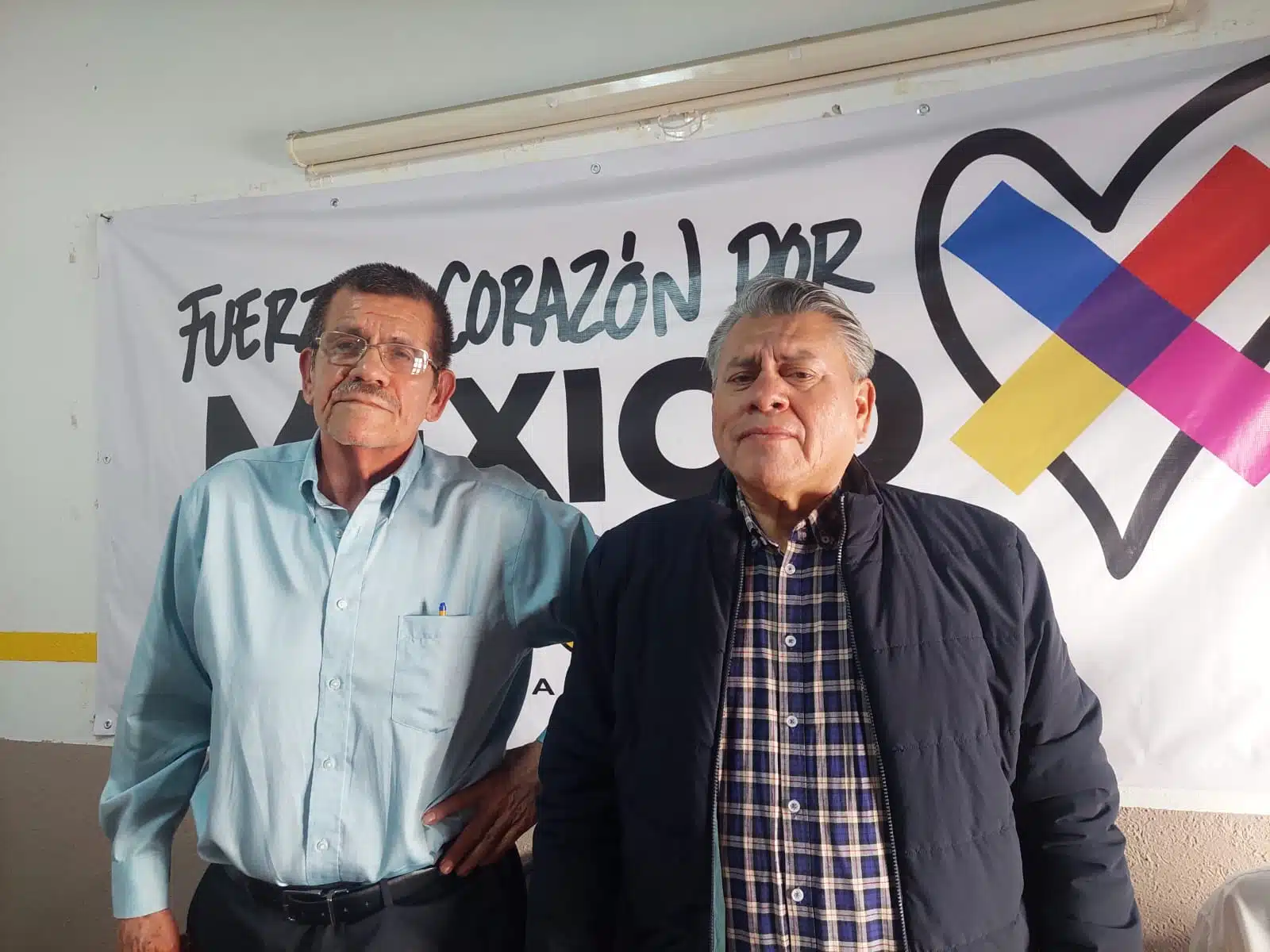Marco Antonio García Espinoza y Salomón Monárrez Meraz posando para una foto en Culiacán