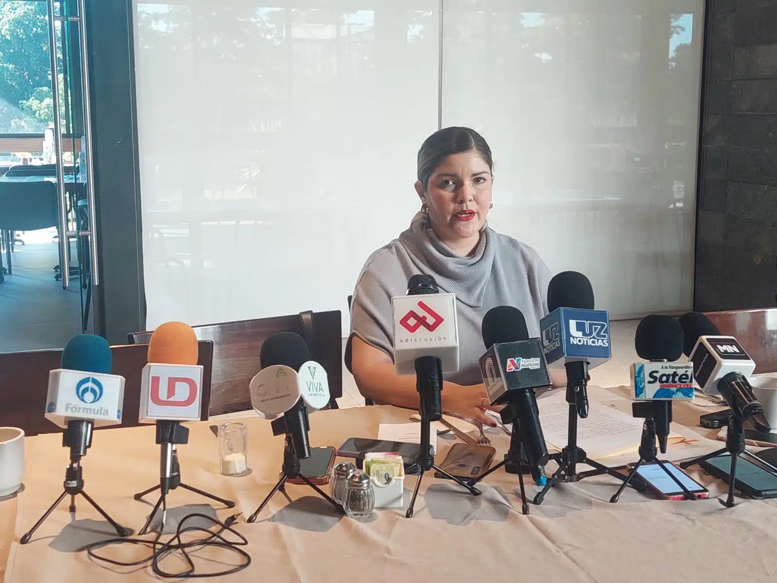 Merary Villegas Sánchez en rueda de prensa
