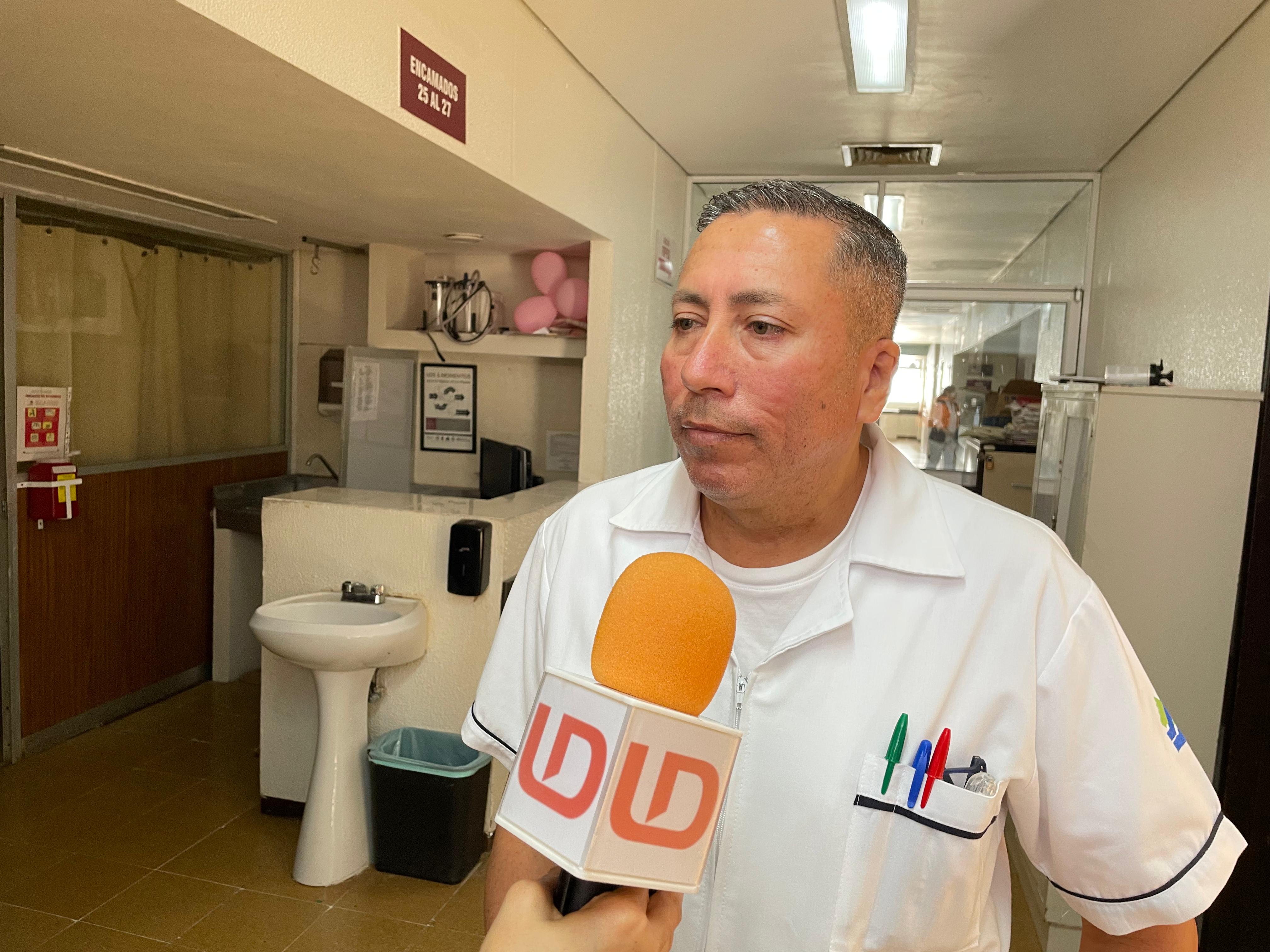 Miguel Romero es enfermero desde hace 28 años