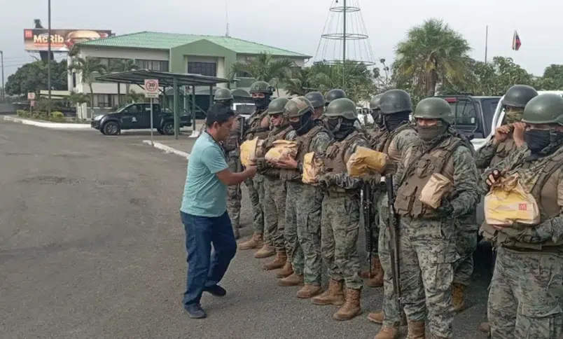 McDonald's entrega alimentos para las Fuerzas Armadas en Ecuador