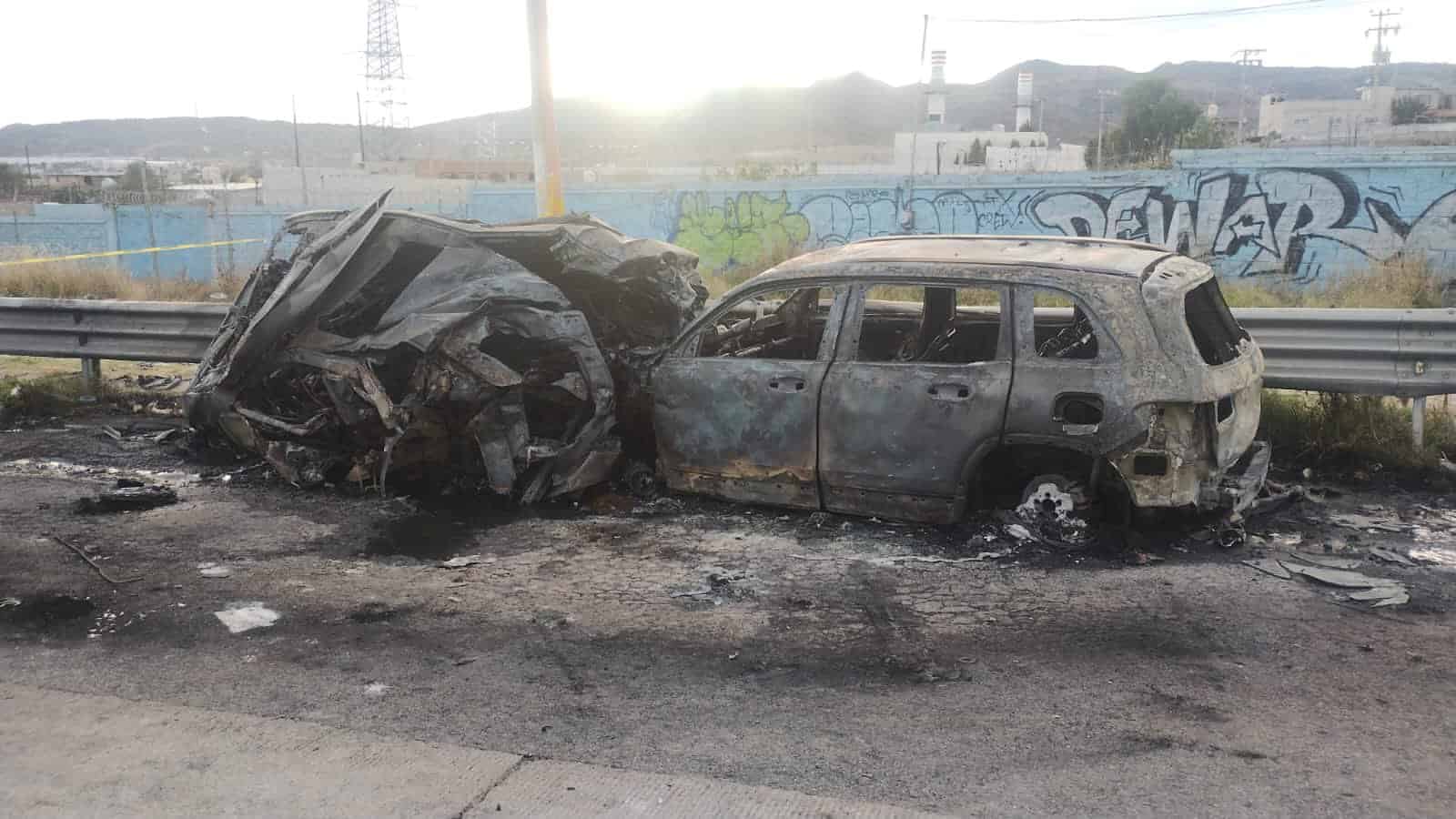 Mueren dos personas calcinadas tras choque de camionetas en la México-Querétaro Mexico