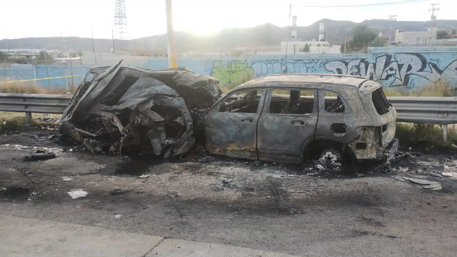 Mueren dos personas calcinadas tras choque de camionetas en la México-Querétaro Mexico