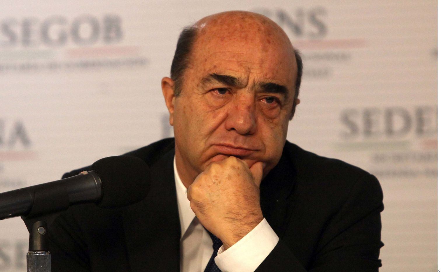 Juez niega suspensión provisional a Murillo Karam por caso Ayotzinapa