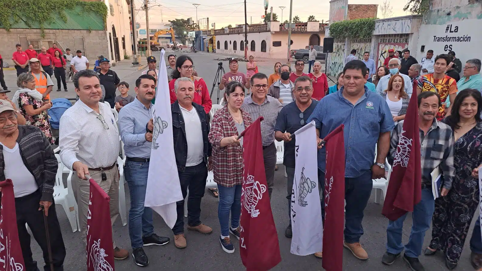 El presidente municipal Édgar González dio el banderazo para el inicio de los trabajos