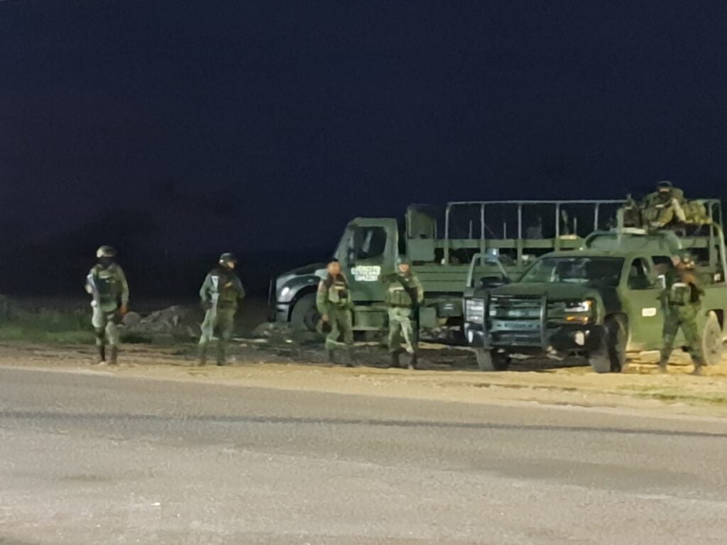 Militares en Loma de Redo Eldorado al sur de Culiacán