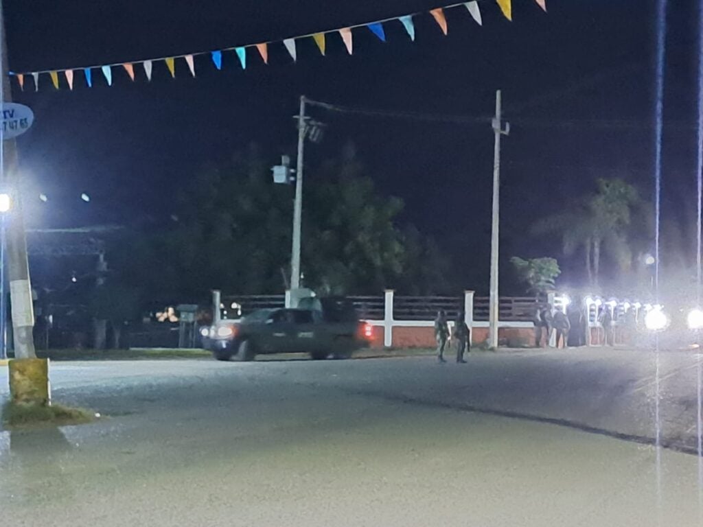 Militares en Loma de Redo Eldorado al sur de Culiacán