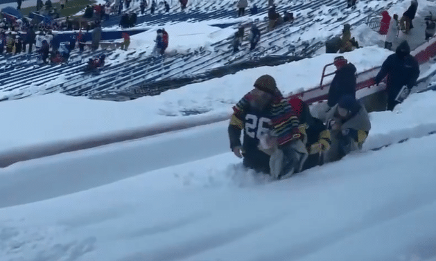 El estadio lleno de nieve y así jugarán los playoffs de la NFL
