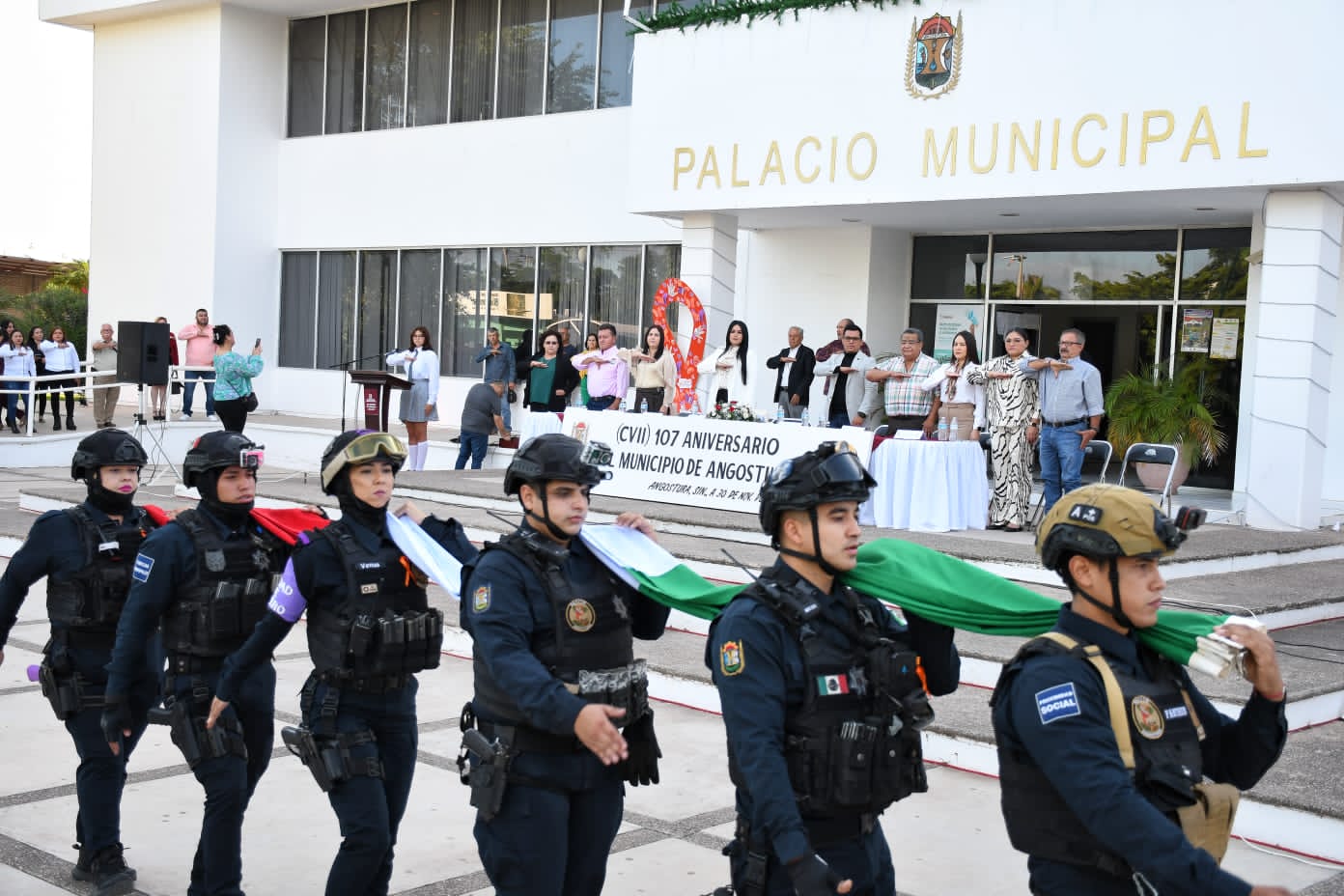 Policías municipal de Angostura
