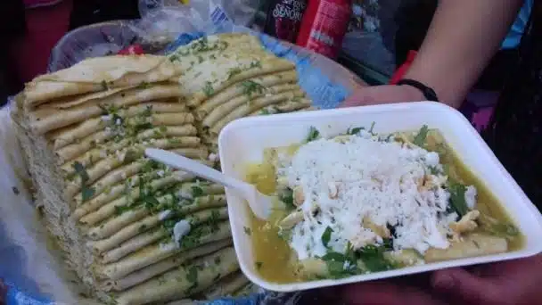 Por comer enchiladas, 15 personas terminan intoxicadas en Huejutla, Hidalgo