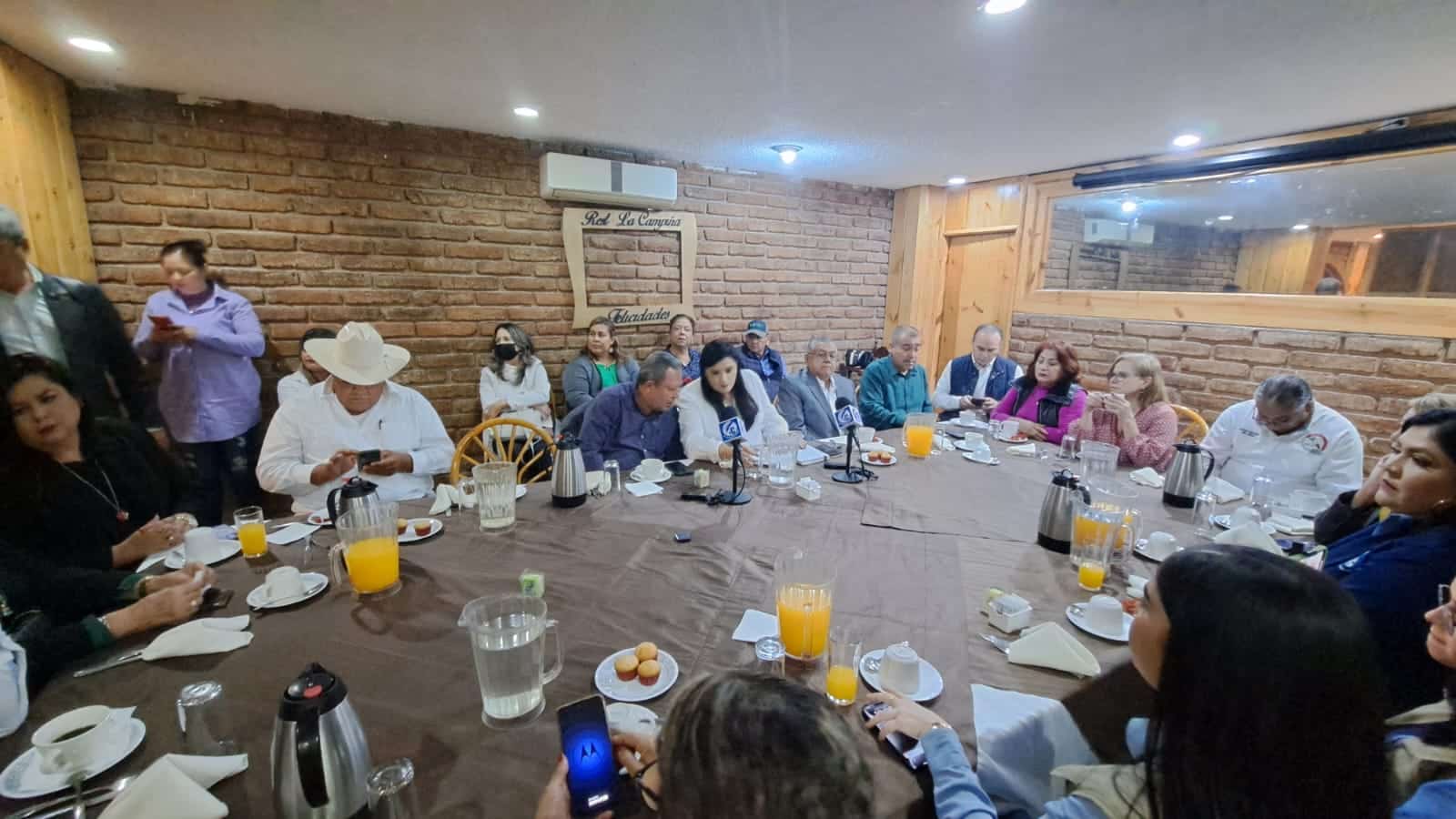 Priistas de Guasave en el restaurante La Campiña