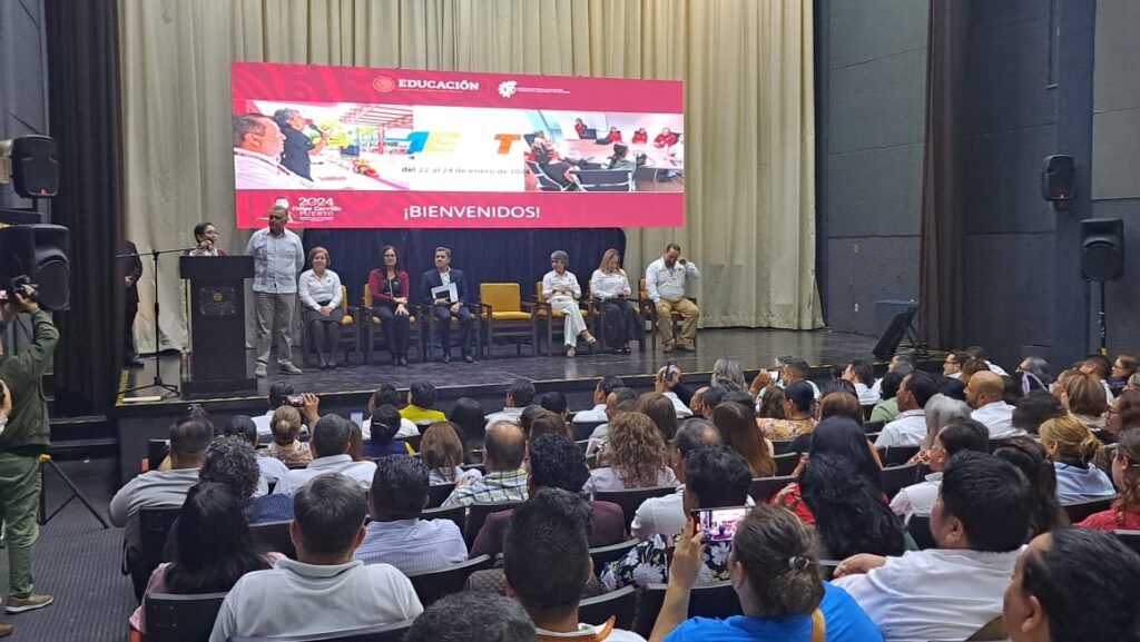 Maestros en el Primer Encuentro Nacional de Tutorías Académicas