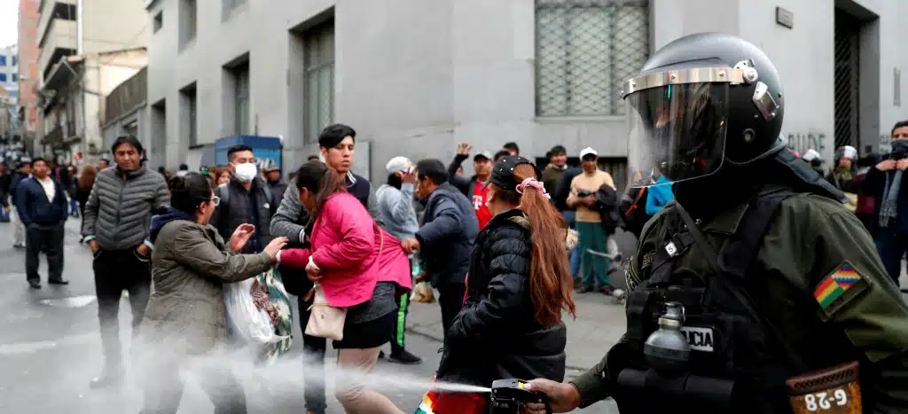 Protestas en Bolivia dejan dos muertos y 11 policías heridos