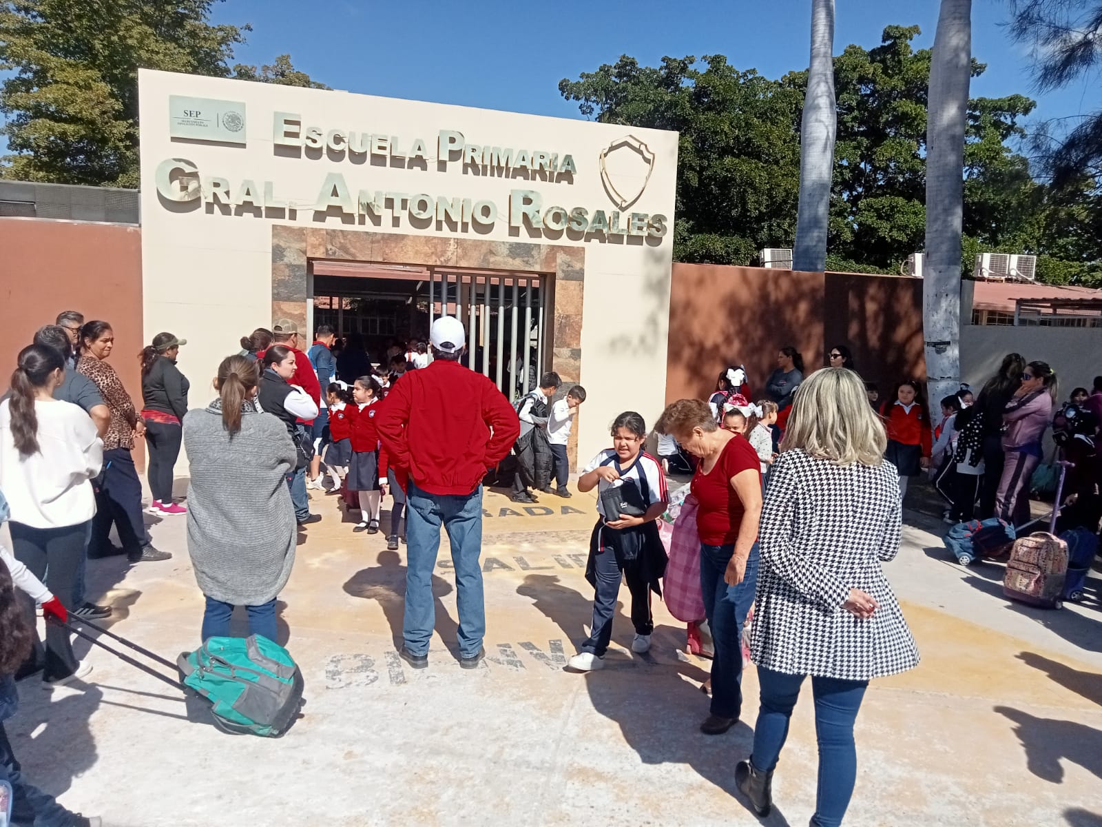 Regreso a clases en escuelas primarias de Ahome