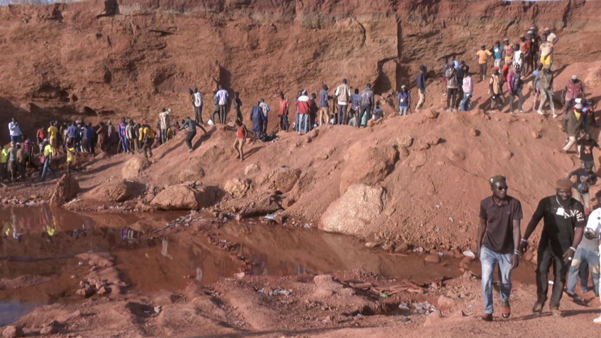 Reportan derrumbe en mina de oro ilegal en Mali; hay más de 70 muertos