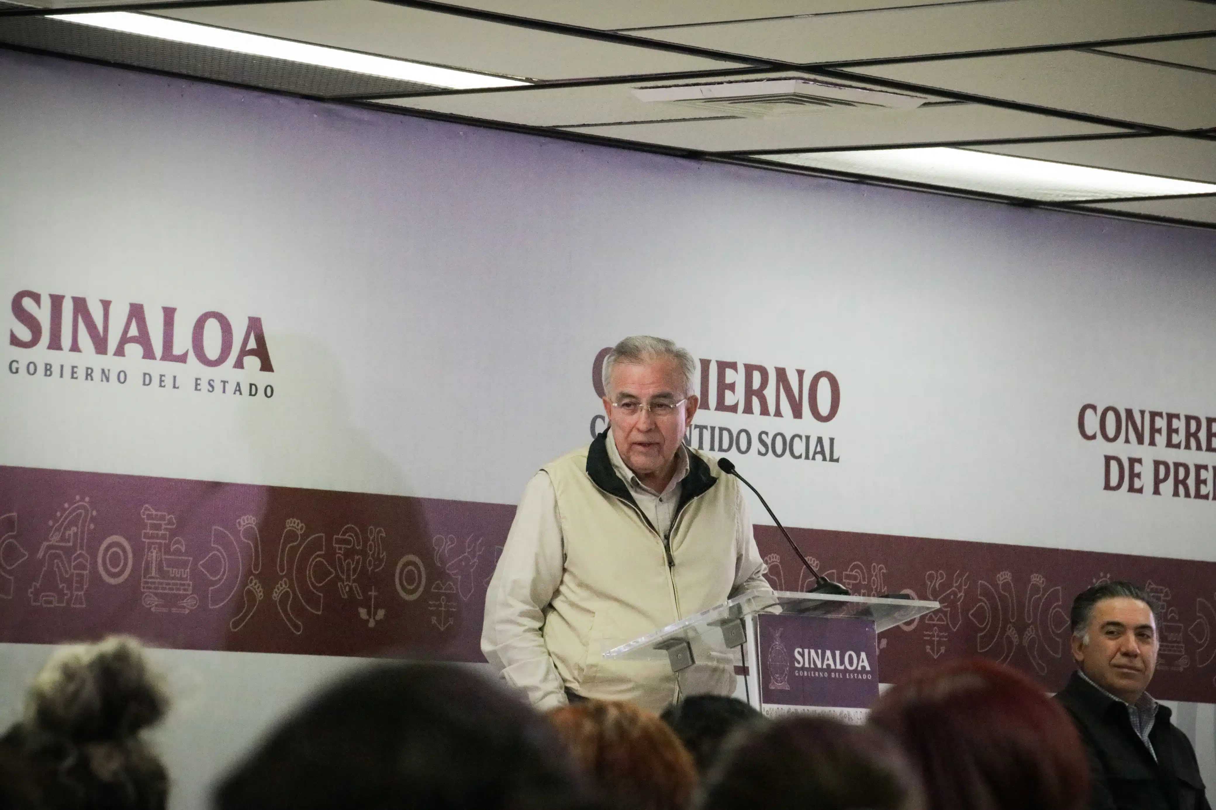 Rubén Rocha Moya en la conferencia semanal en Culiacán