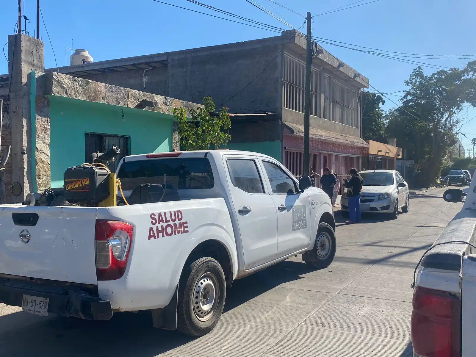 Camioneta de Salud de Ahome en la colonia Salvador Esquer Apodaca en Los Mochis