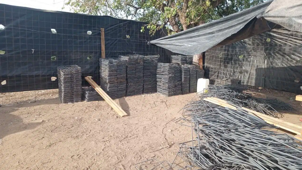 Terreno en el que están haciendo trazos de cimentación en Guasave