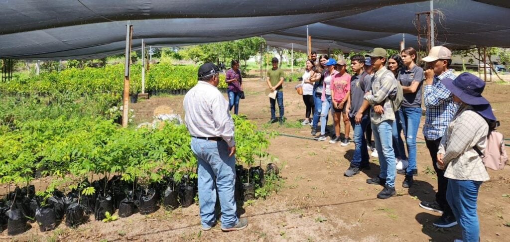 Alumnos de la facultad de agronomía