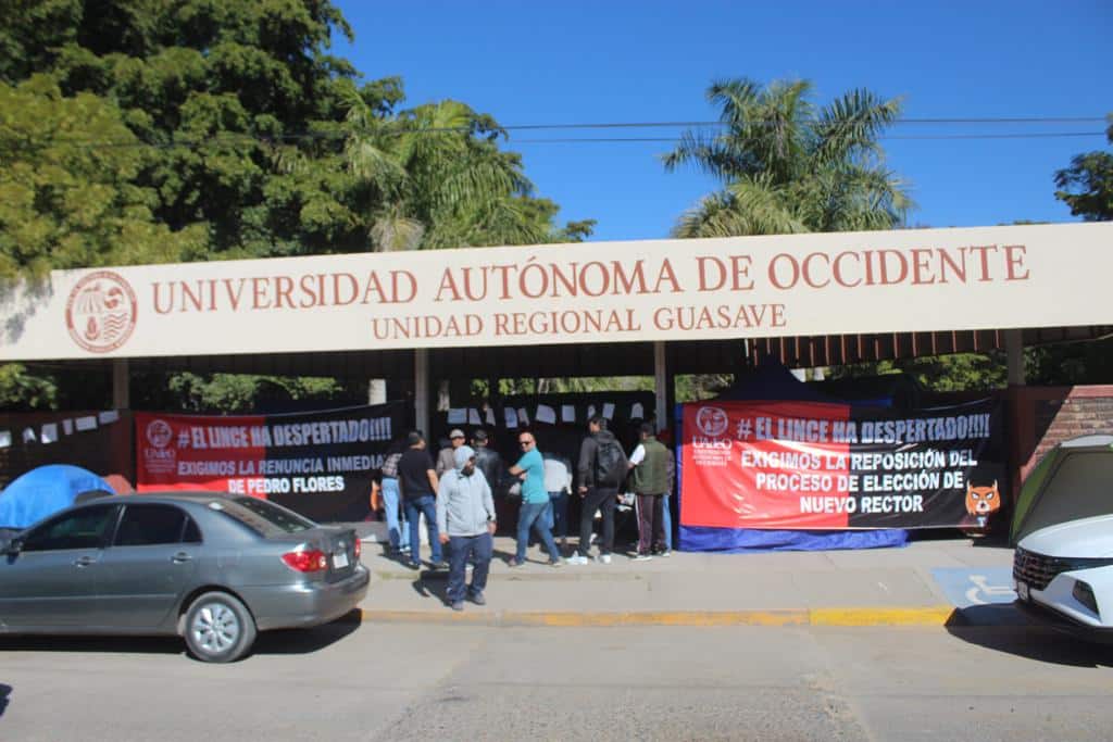 Plantón en la UAdeO de Guasave