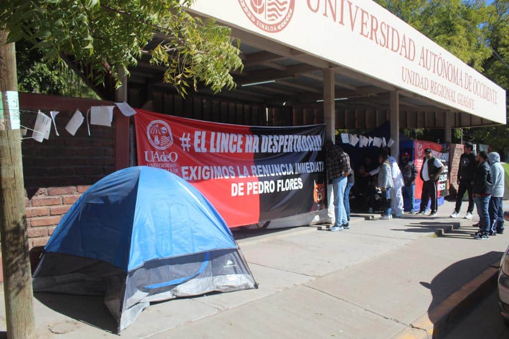 Plantón en la UAdeO de Guasave