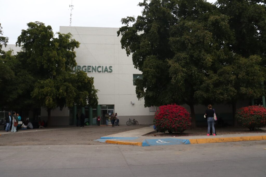 Zona de urgencias en el Hospital de Los Mochis.