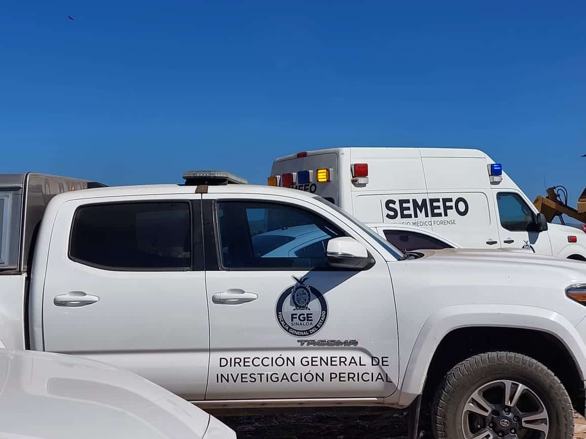 camioneta del Semefo 