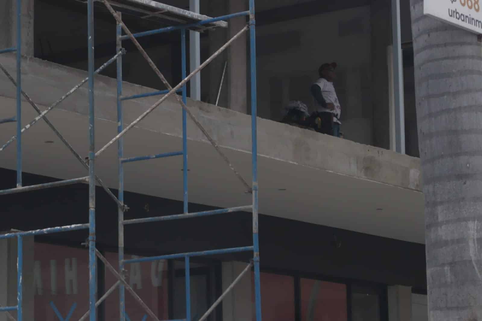 Albañiles en construcción