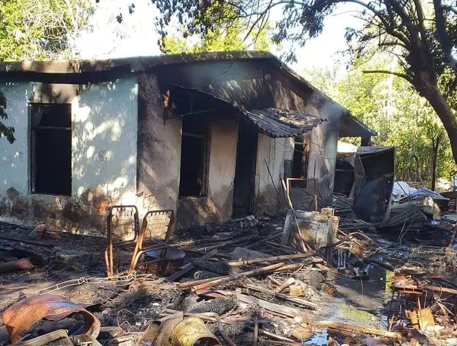 Casa quemada por incendio