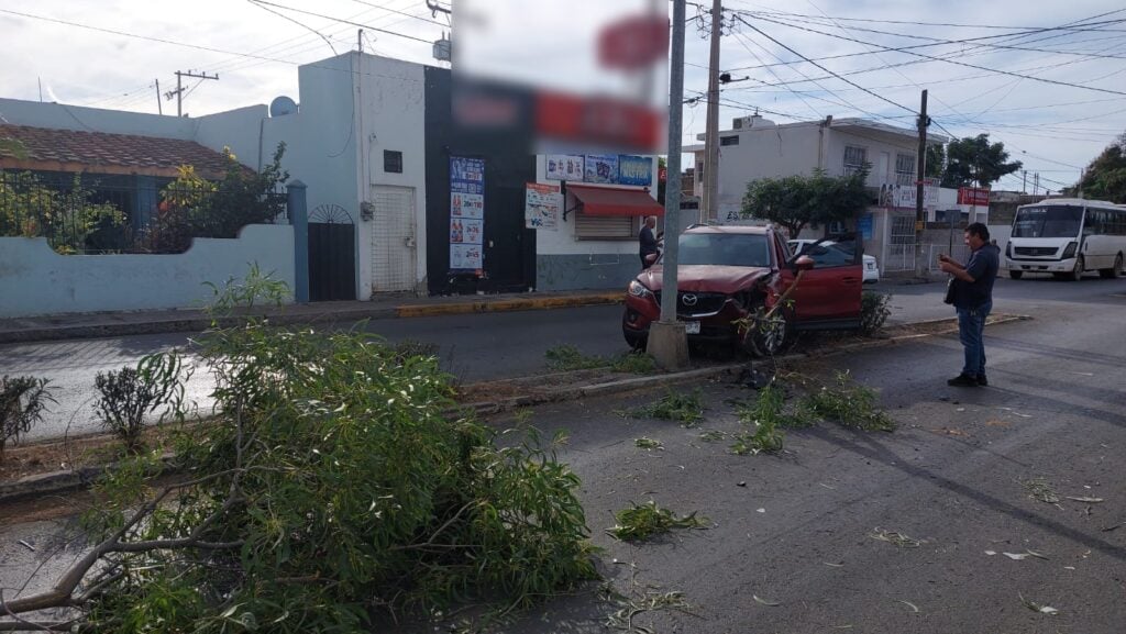 Camioneta tras choque