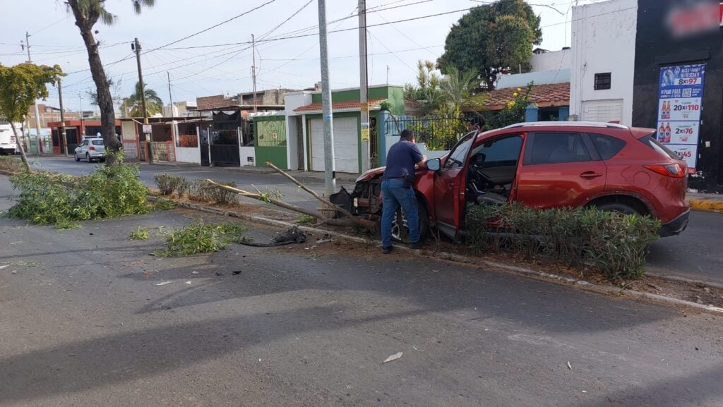 Camioneta tras choque