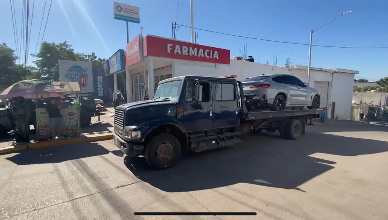 Aseguran camioneta de lujo