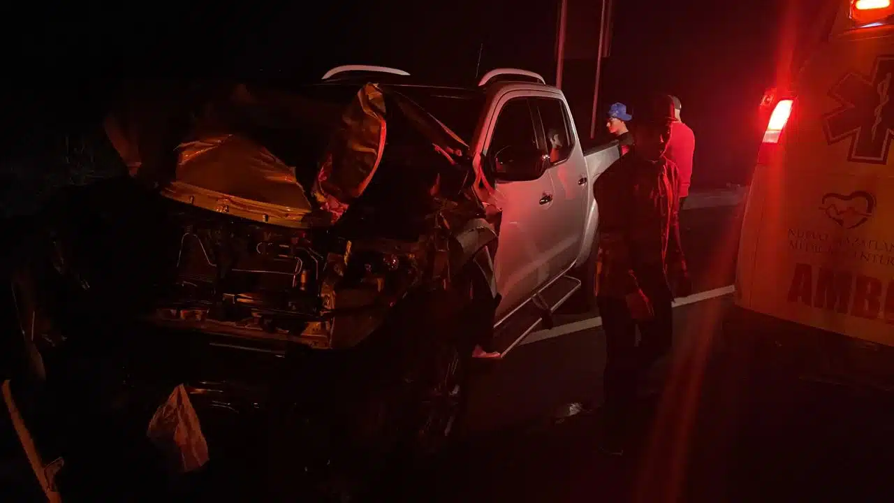 El accidente ocurrió en la autopista Mazatlán-Rosario, cerca de Villa Unión.