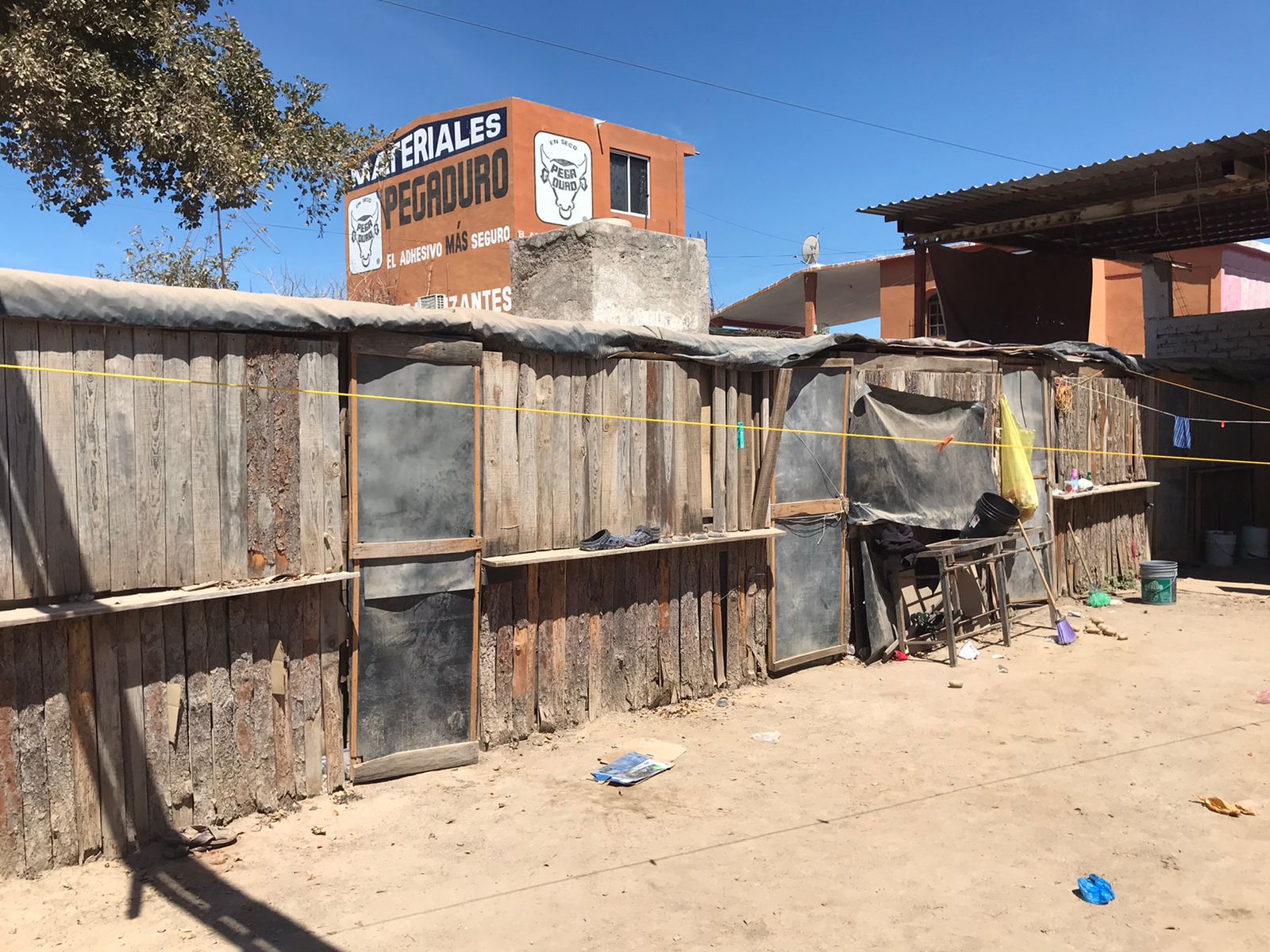 Pocas guarderías cuentan con los servicios básicos para que los jornaleros habiten en ellas.