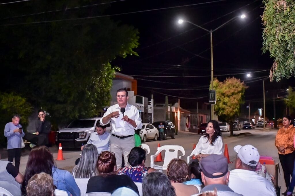 Alcalde Édgar González Zataráin en el fraccionamiento San Joaquín