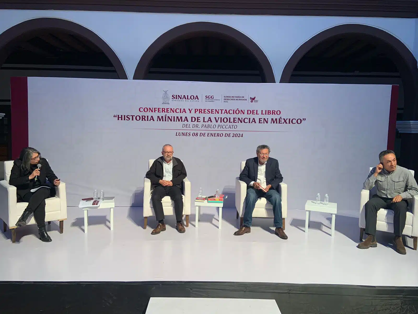 Pablo Piccato en la presentación de su libro “Historia mínima de la violencia en México” en el Centro Centenario de las Artes