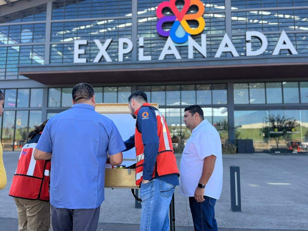 Protección Civil en el primer simulacro en plaza Explanada