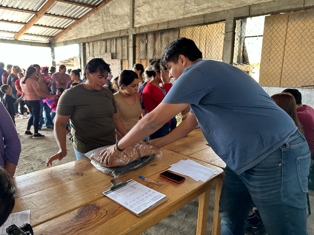 Entrega de cobijas en Concordia
