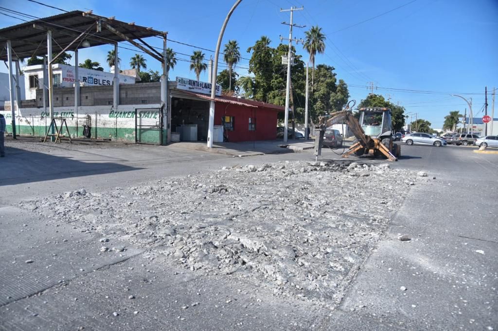 Rehabilitación de calle en Ahome.