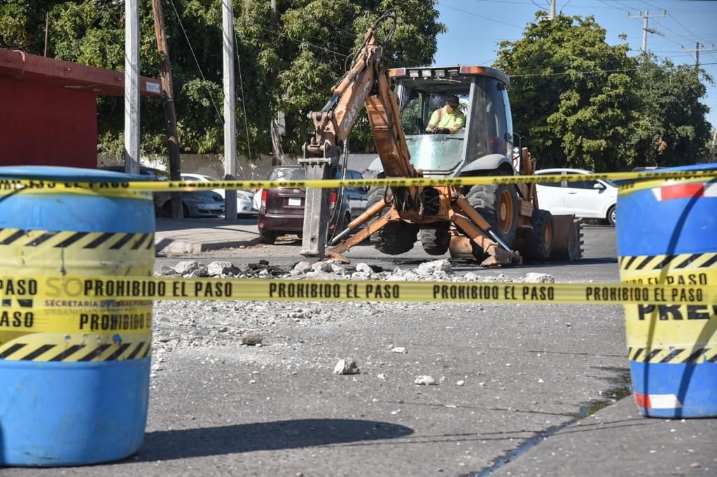 Rehabilitación de calle en Ahome.