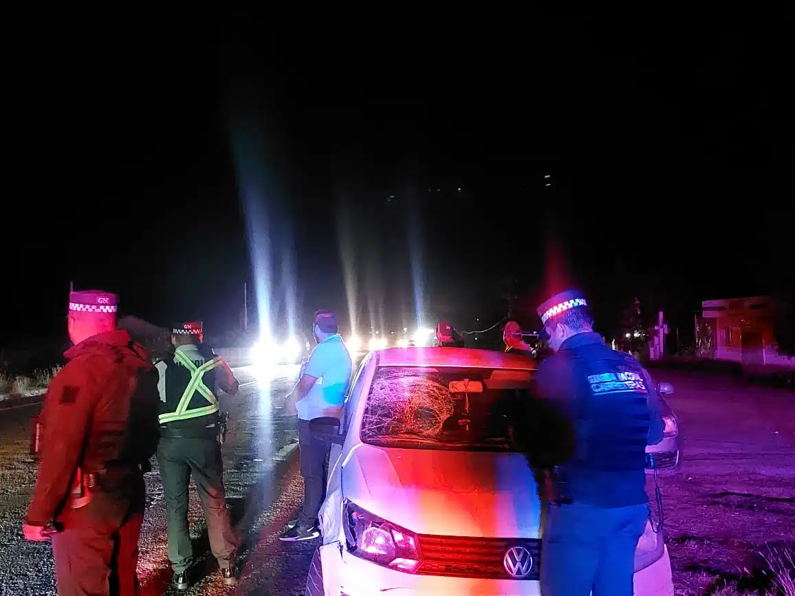 Agentes de la Guardia Nacional en el lugar del accidente en Culiacán