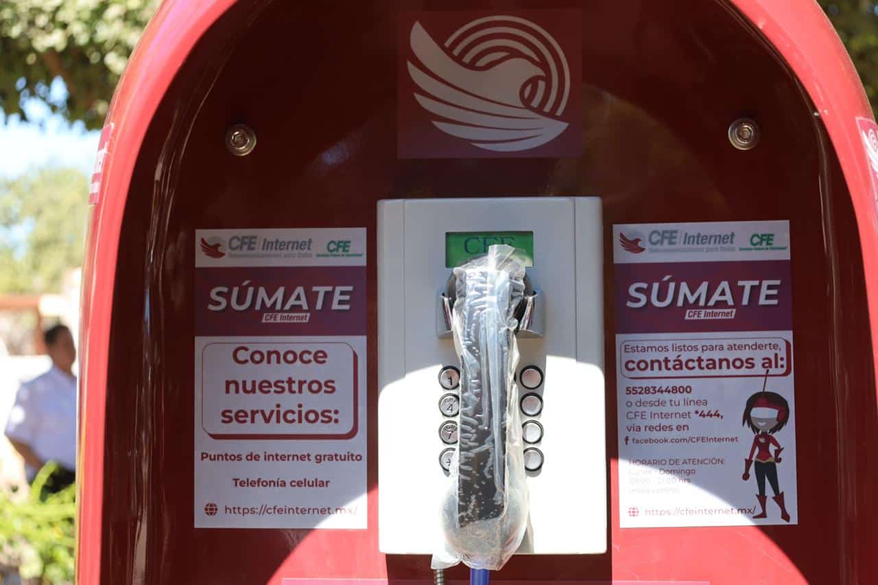 Cabina telefónica en la sindicatura de Bachimeto, Navolato