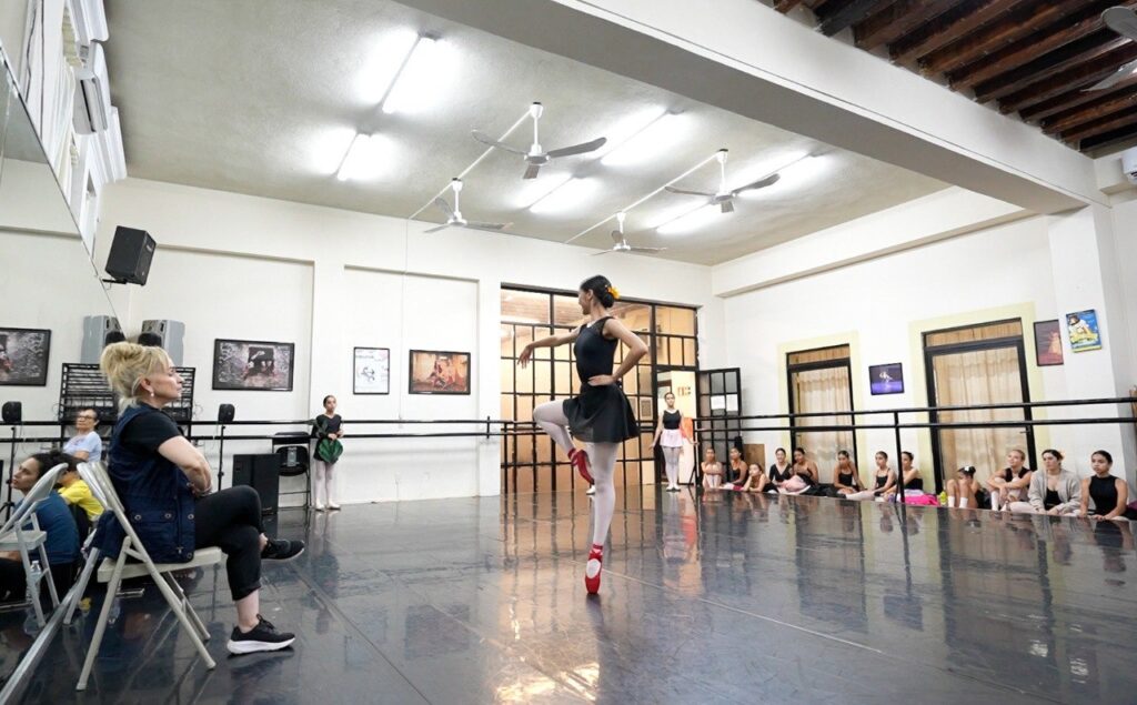 Clase de ballet clásico