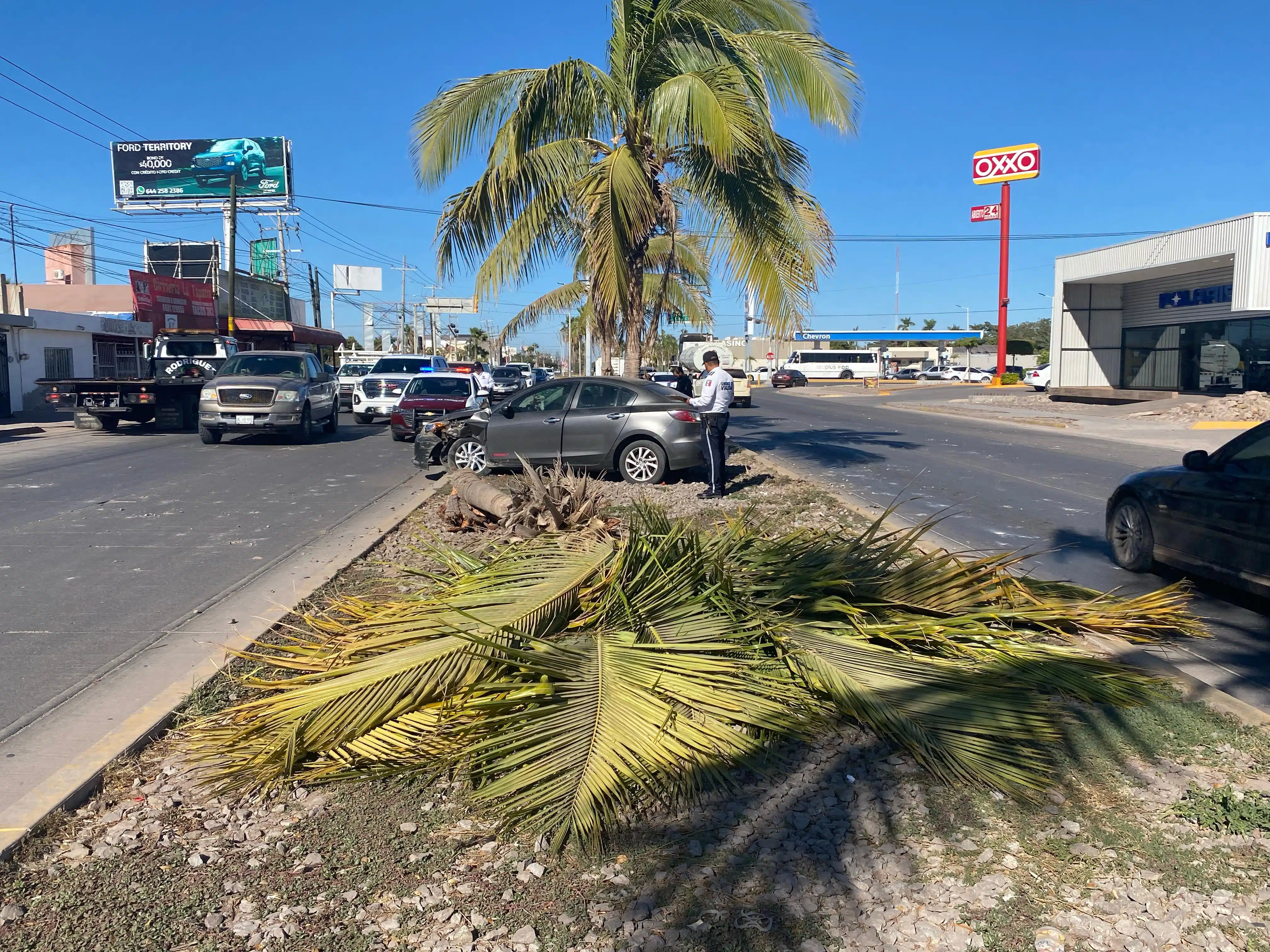 Vehículo con daños tras el accidente