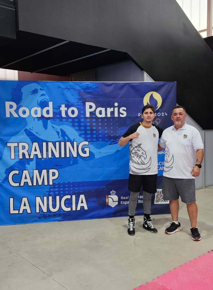 Marco Verde junto a Radamés Hernández, en Nucia, España