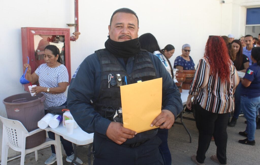 Oficial Ramón Alfonso Valdez Ramírez, padre de Gabriel Andrés